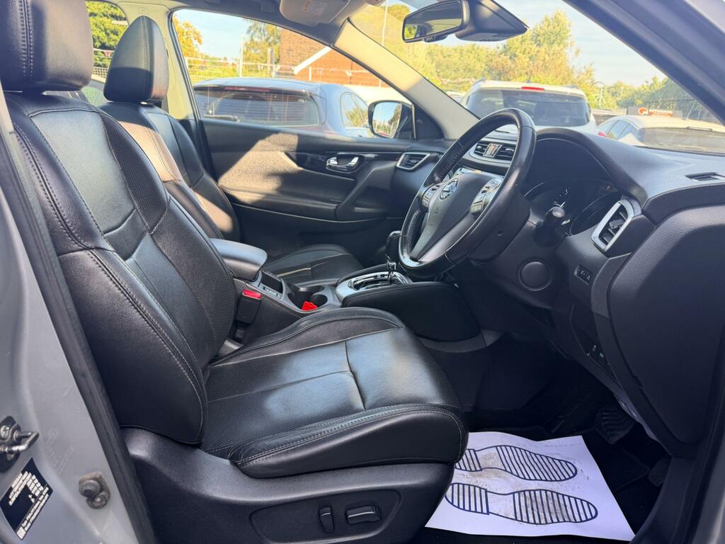 Nissan Qashqai Hatchback Brown #14