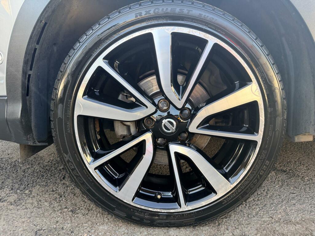 Nissan Qashqai Hatchback Brown #25