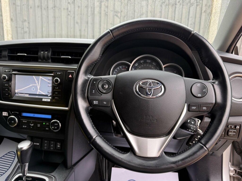 Toyota Auris 1.6 V-matic Icon Plus Multidrive S Euro 5 Silver #5