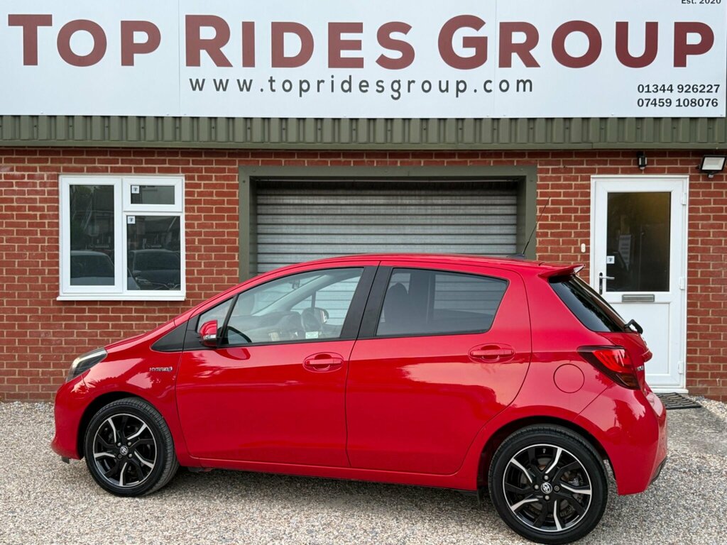 Toyota Yaris 1.5 Vvt-h Design E-cvt Euro 6 Red