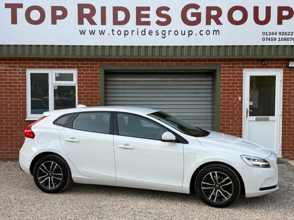 Volvo V40 2.0 T2 Gpf Momentum Euro 6 Ss White