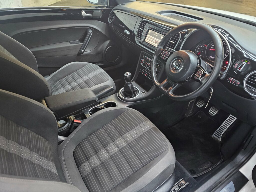 Volkswagen Beetle Sport Tdi Red #15