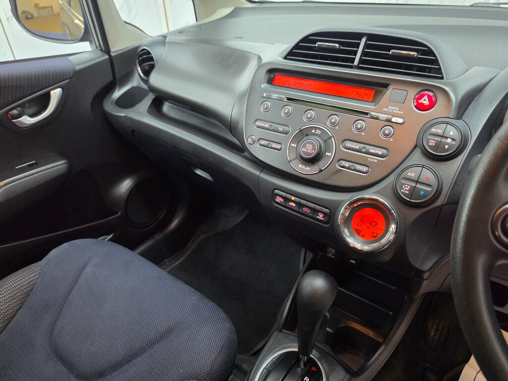 Honda Jazz 1.3 I-vtec Es 98 Bhp Blue #14