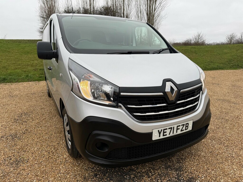 Renault Trafic 2.0 Dci Energy 28 Business Swb Standard Roof Euro Silver