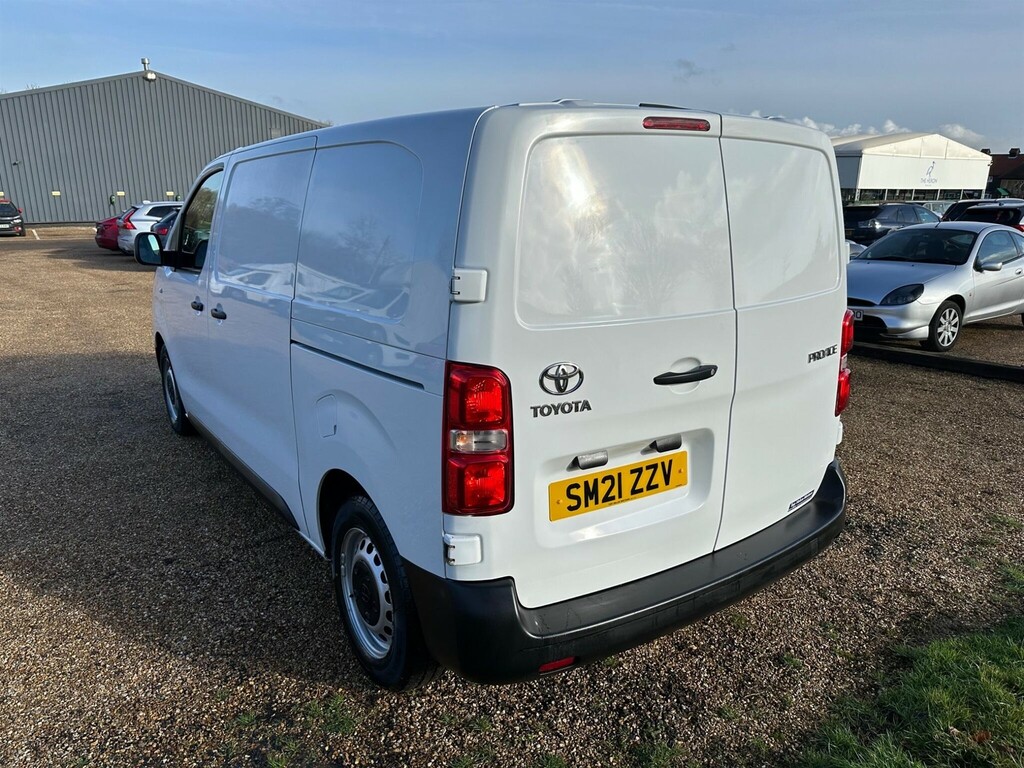 Toyota PROACE 1.5D Active Medium Panel Van Mwb Euro 6 Ss 6Dr White #5