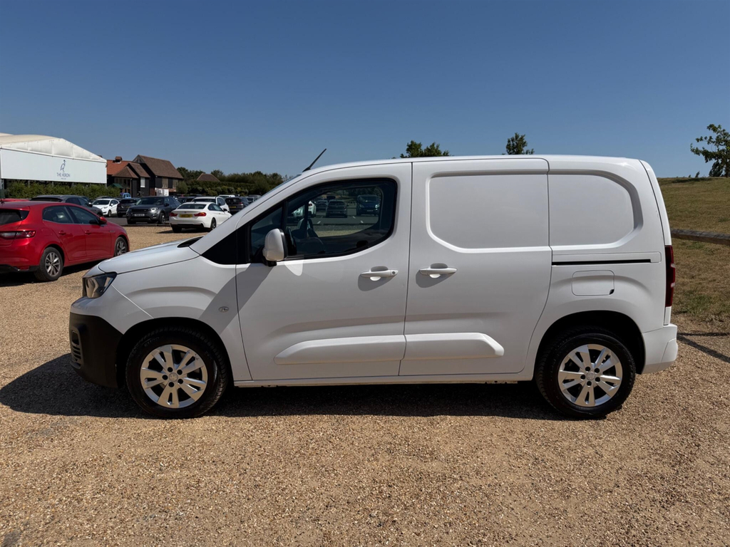 Peugeot Partner 1.6 Bluehdi 1000 Asphalt Standard Panel Van Swb Eu CX19COH White #4