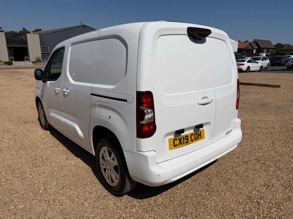 Peugeot Partner 1.6 Bluehdi 1000 Asphalt Standard Panel Van Swb Eu CX19COH White #5
