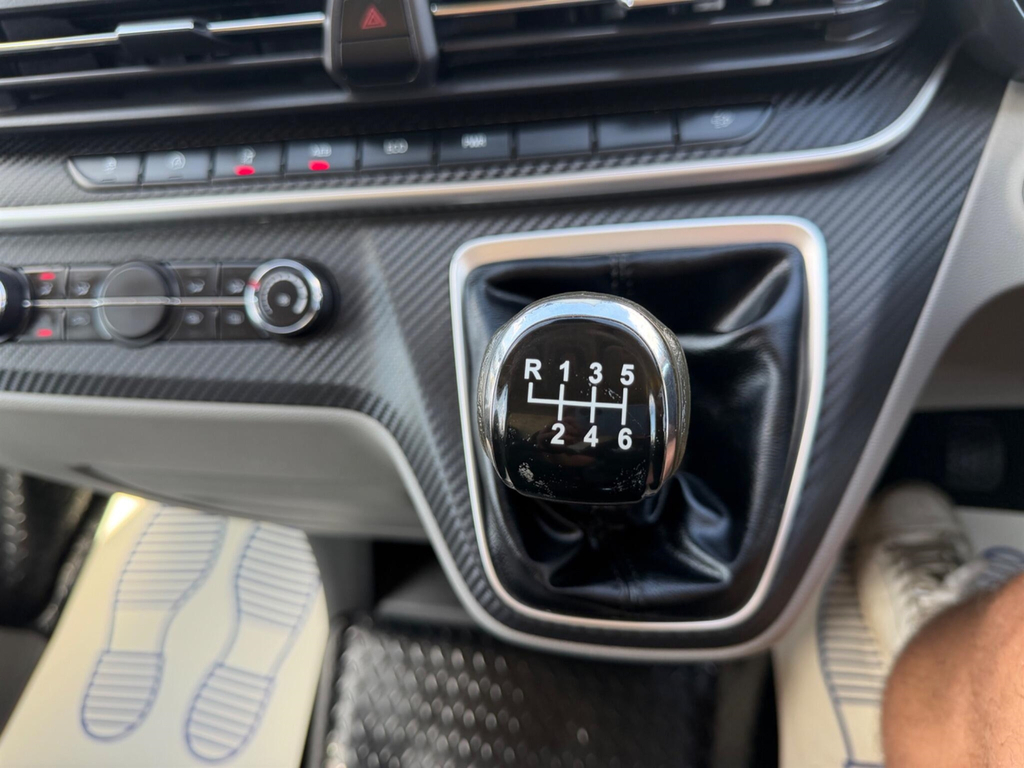 Maxus Deliver 9 150Kw High Roof Van 51.5Kwh White #11