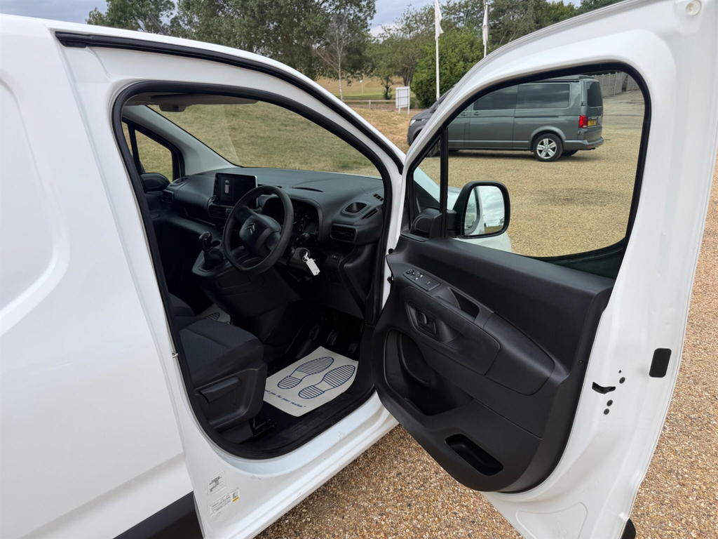 Citroen Berlingo Diesel White #16