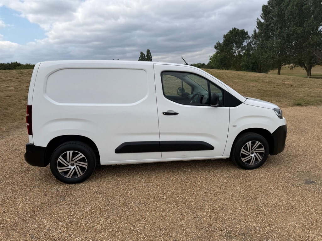 Citroen Berlingo Diesel White #7
