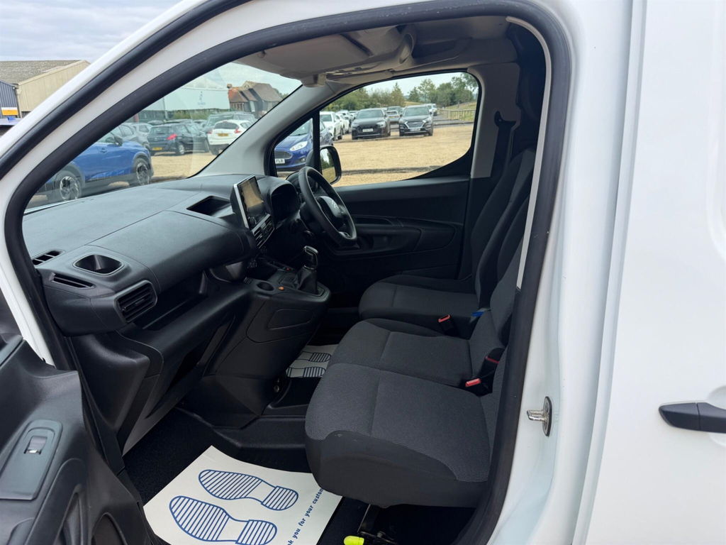 Citroen Berlingo Diesel White #13