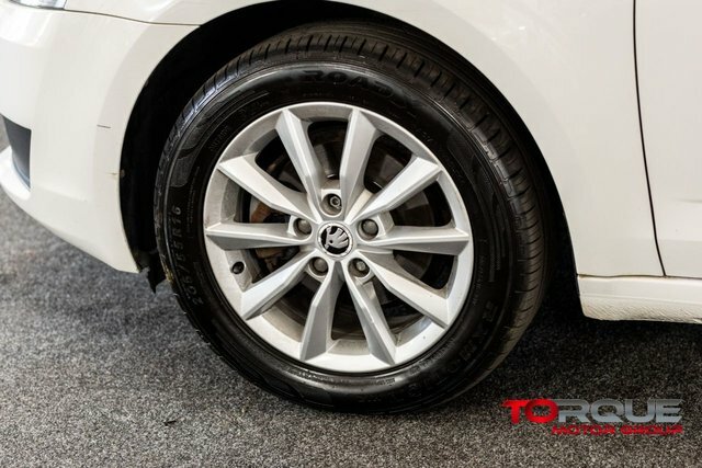 Skoda Octavia 1.6 Tdi S Estate Euro 5 S S 1 White #4