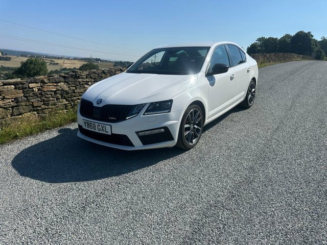 Skoda Octavia 2.0 Tsi Gpf Vrs Hatchback Dsg Euro 6 S White