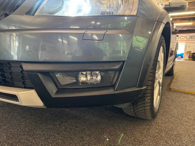 Skoda Octavia 2.0 Tdi Scout Estate Dsg 4Wd Euro 6 S Grey #5