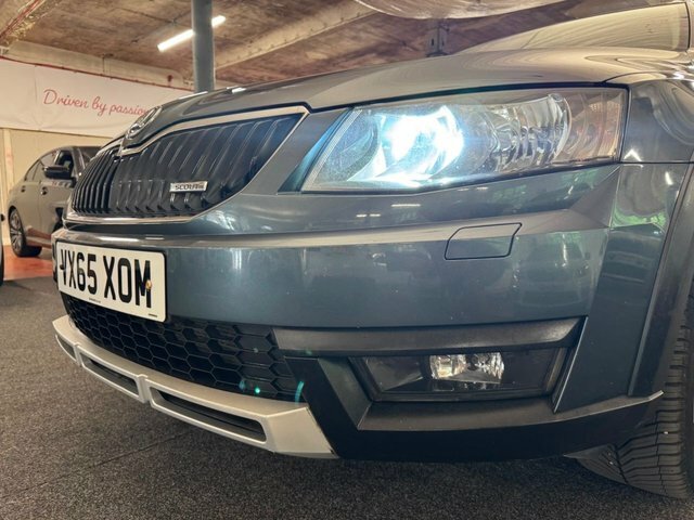 Skoda Octavia 2.0 Tdi Scout Estate Dsg 4Wd Euro 6 S Grey #3