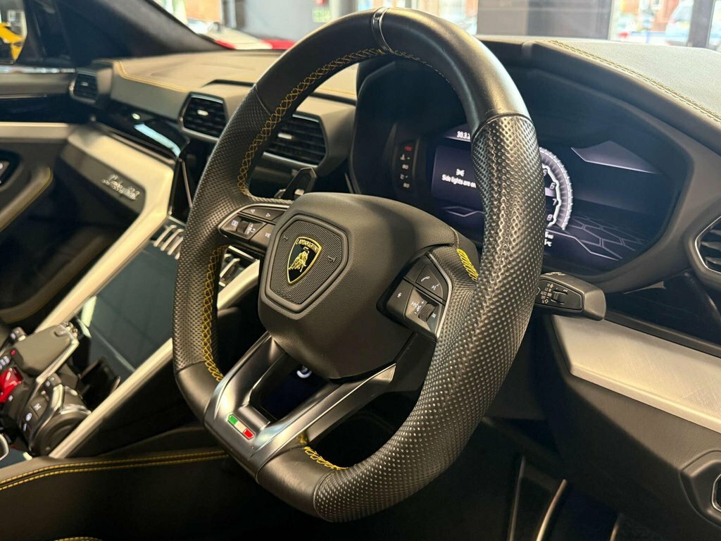 Lamborghini Urus V8 Auto KM70YBZ Black #2