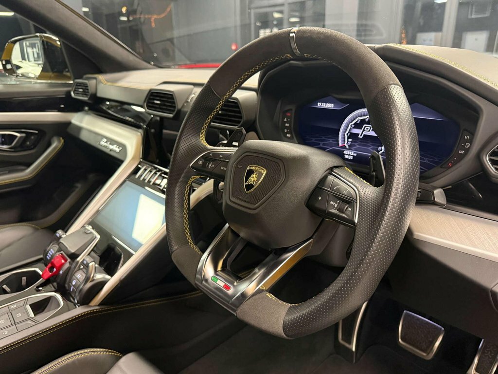 Lamborghini Urus 4.0 Urus V8 4Wd FG69XNC Yellow #2