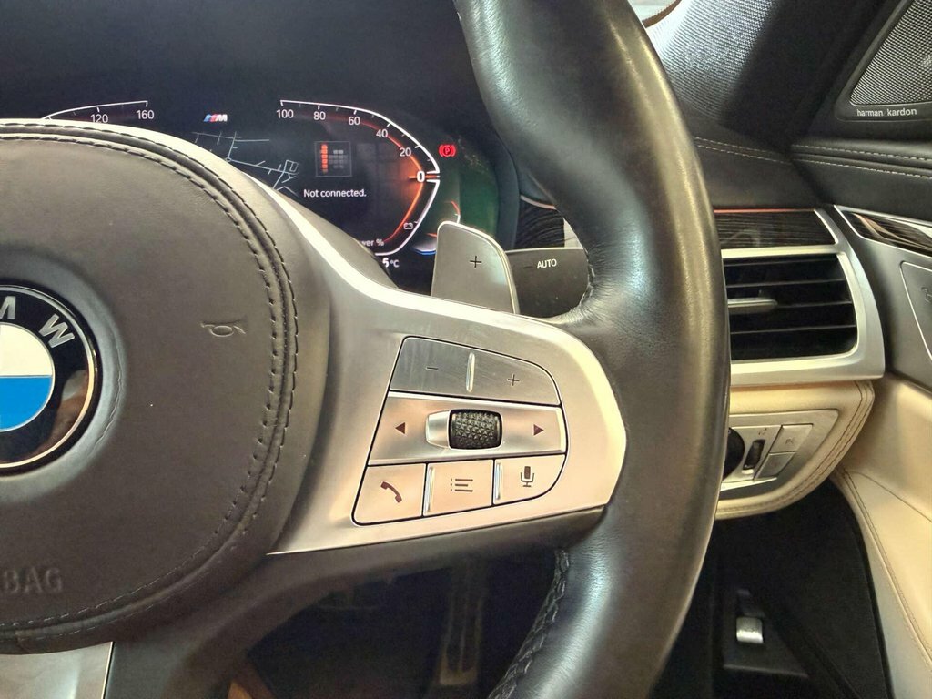 BMW 7 Series 3L M Sport Black #35
