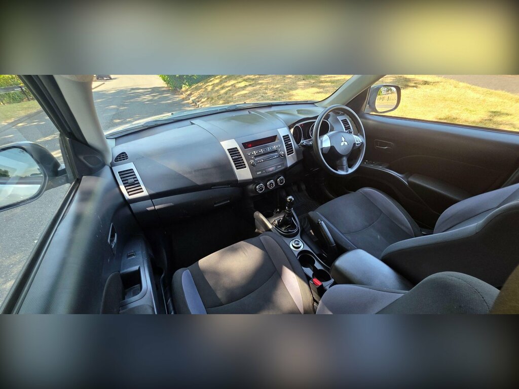 Mitsubishi Outlander 2.2 Di-d Gx2 4Wd Euro 5 Silver #2