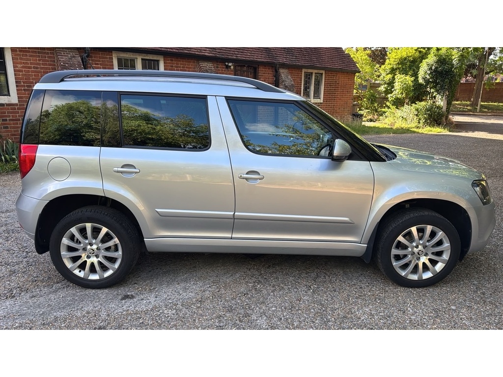 Skoda Yeti 1.2 Tsi Se L Suv Dsg Euro 6 Ss 110 KN65UYM Silver #2