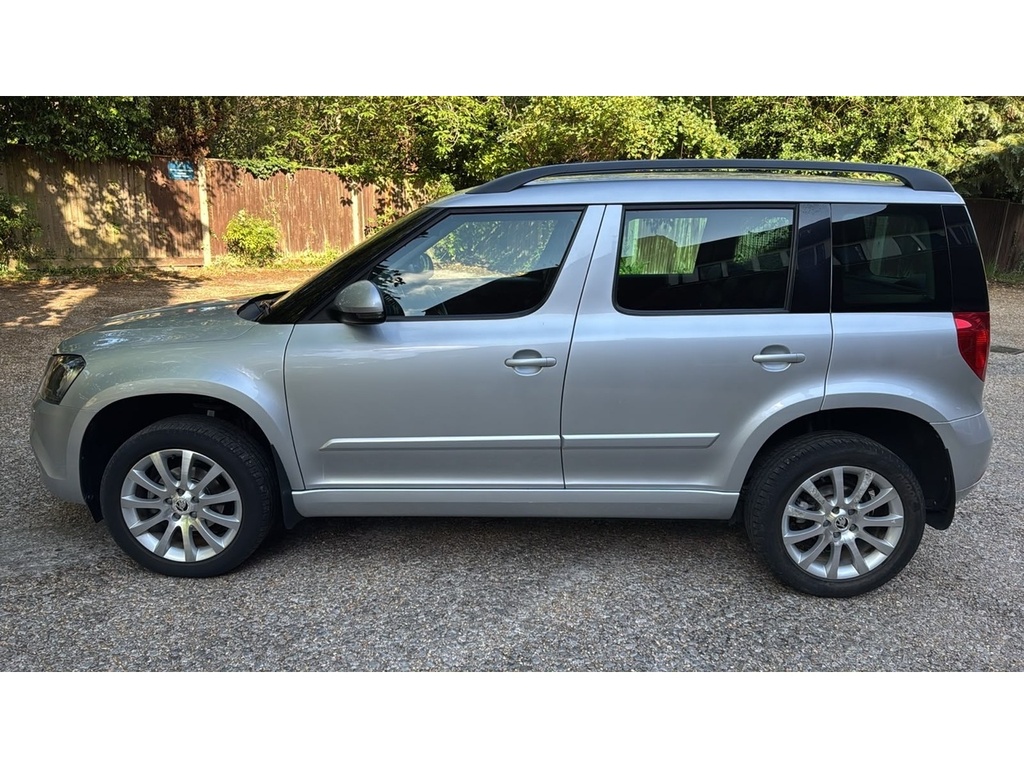 Skoda Yeti 1.2 Tsi Se L Suv Dsg Euro 6 Ss 110 KN65UYM Silver #3