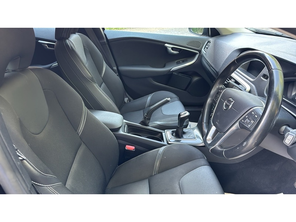 Volvo V40 121 Bhp T2 Momentum Rear Park Ass Silver #19