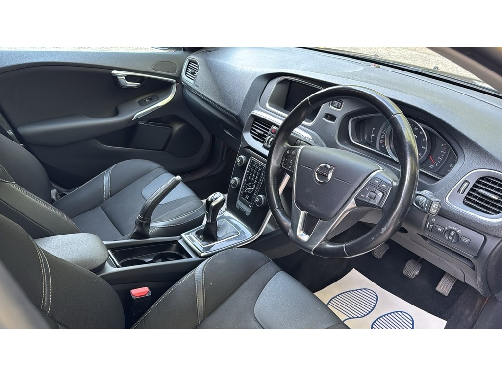 Volvo V40 121 Bhp T2 Momentum Rear Park Ass Silver #15