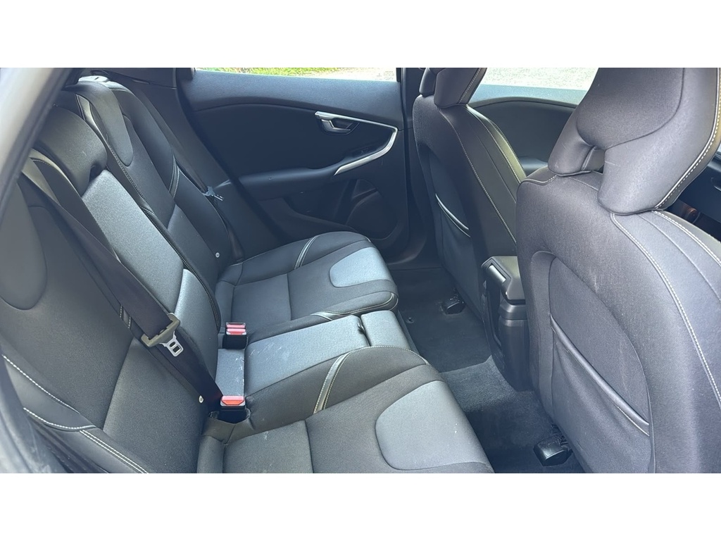 Volvo V40 121 Bhp T2 Momentum Rear Park Ass Silver #17