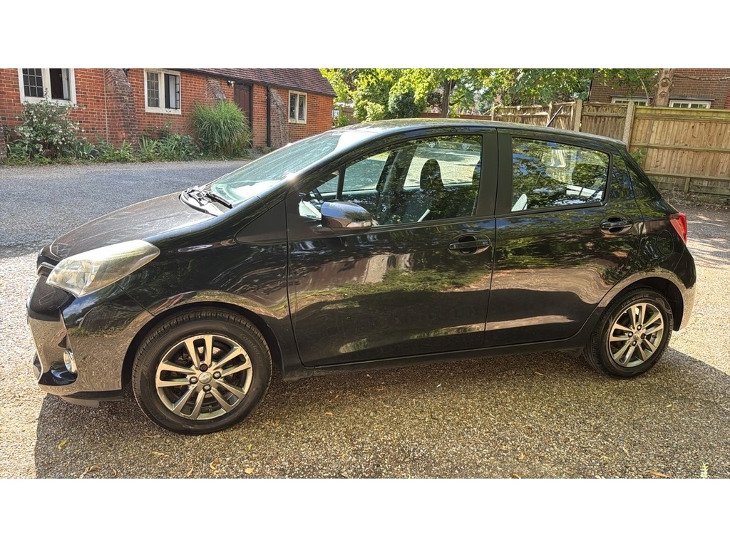 Toyota Yaris 1.33 Dual Vvt-i Icon Hatchback Multidri Black #4
