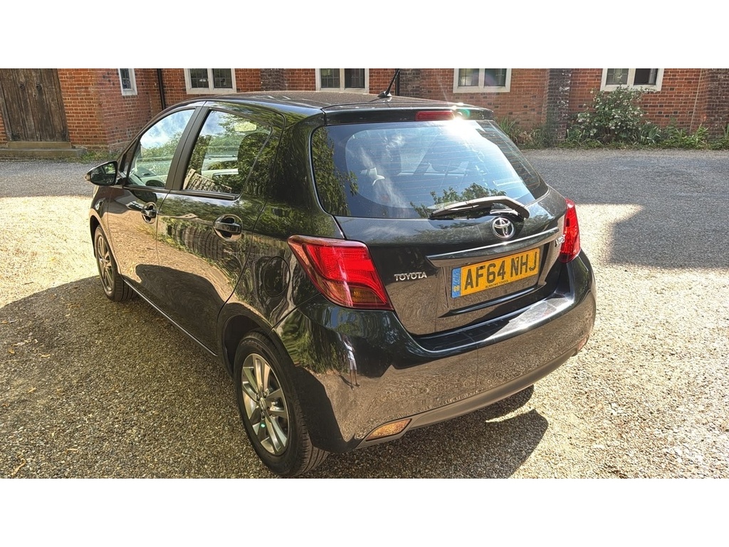 Toyota Yaris 1.33 Dual Vvt-i Icon Hatchback Multidri Black #5