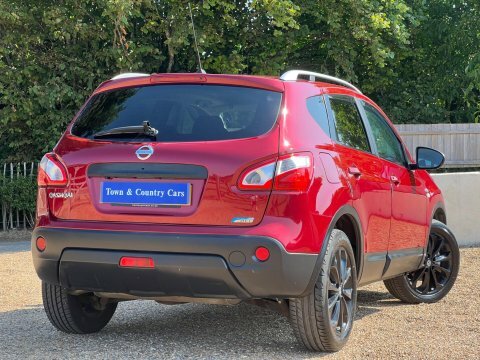 Nissan Qashqai 1.6 N-tec 2Wd Euro 5 Red #4