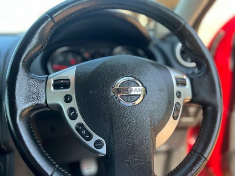 Nissan Qashqai 1.6 N-tec 2Wd Euro 5 Red #26