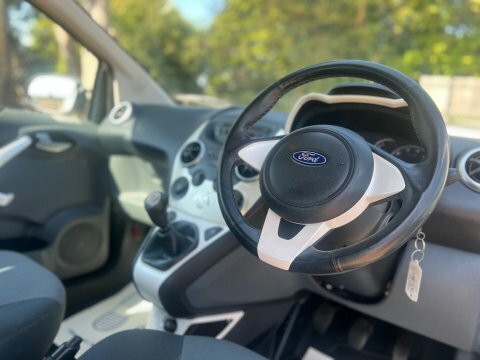 Ford KA Zetec Black #17