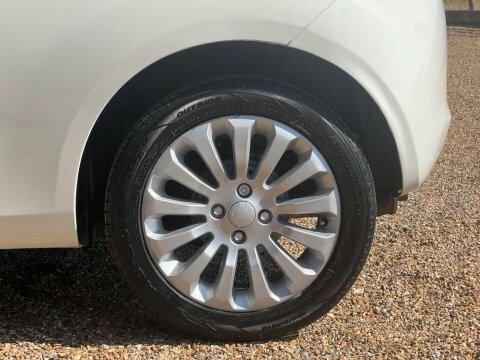 Ford KA Zetec Black #16