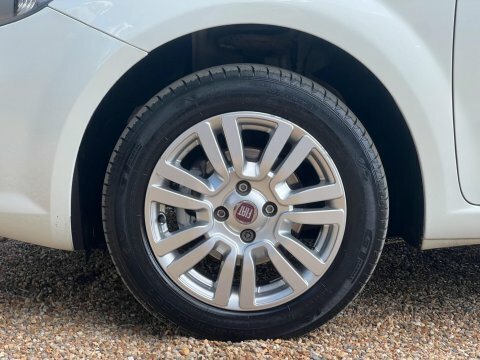 Fiat Punto 2013 13 1.2 White #18