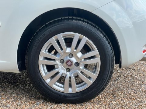 Fiat Punto 2013 13 1.2 White #17