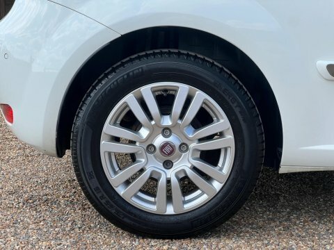 Fiat Punto 2013 13 1.2 White #16