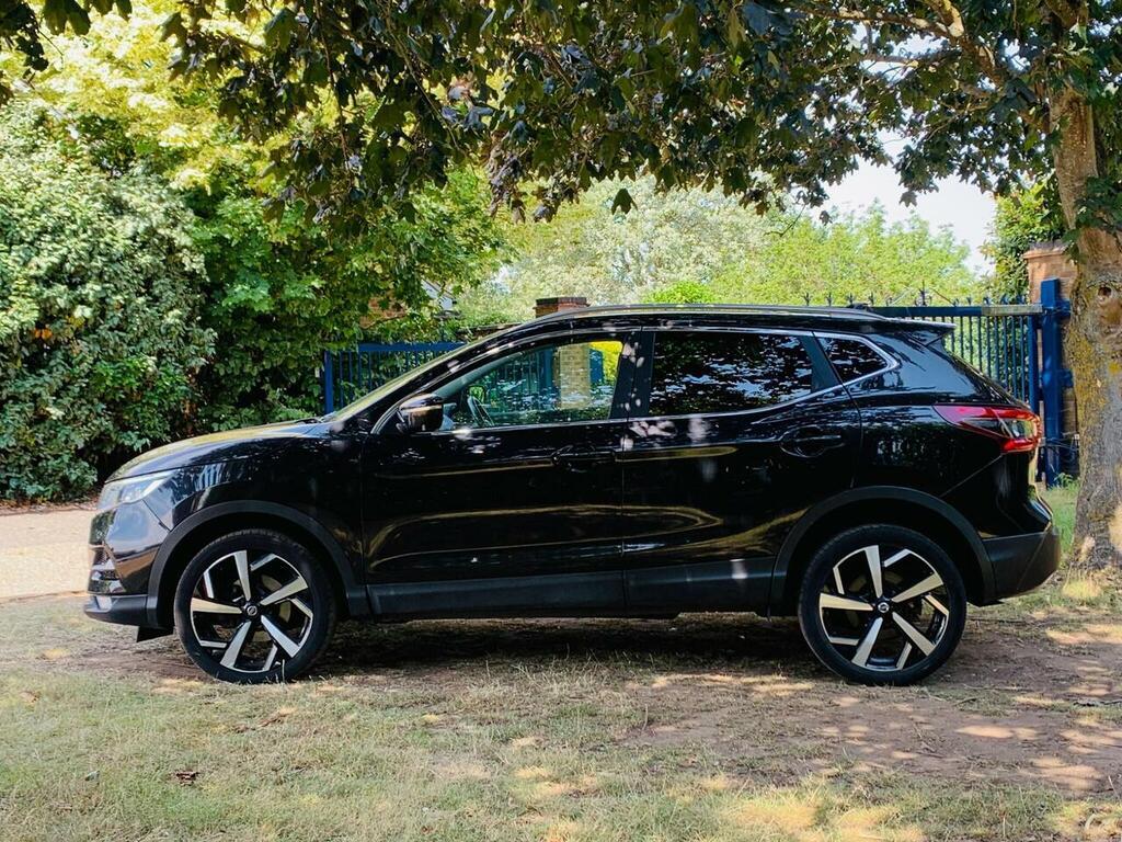 Nissan Qashqai 1.3 Dig-t N-motion Euro 6 Ss CV21XST Black #6