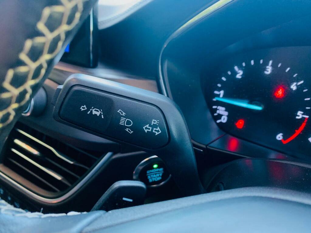 Ford Focus 1.0T Ecoboost Titanium Estate Euro Black #23