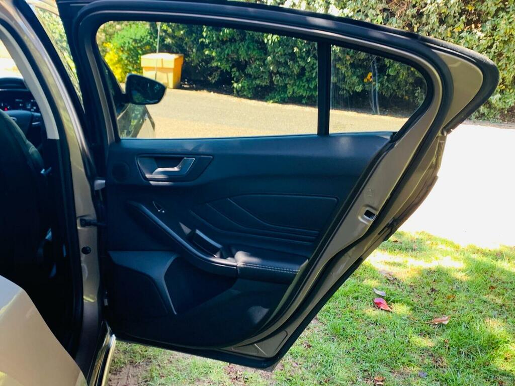 Ford Focus 1.0T Ecoboost Titanium Estate Euro Black #29