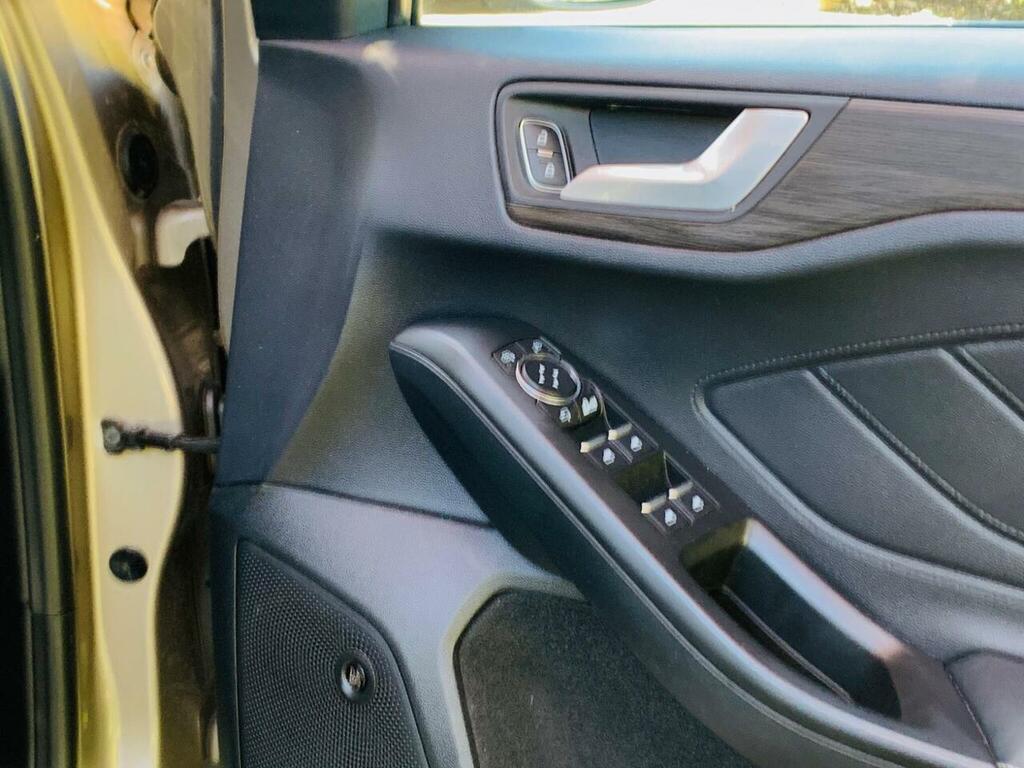Ford Focus 1.0T Ecoboost Titanium Estate Euro Black #30