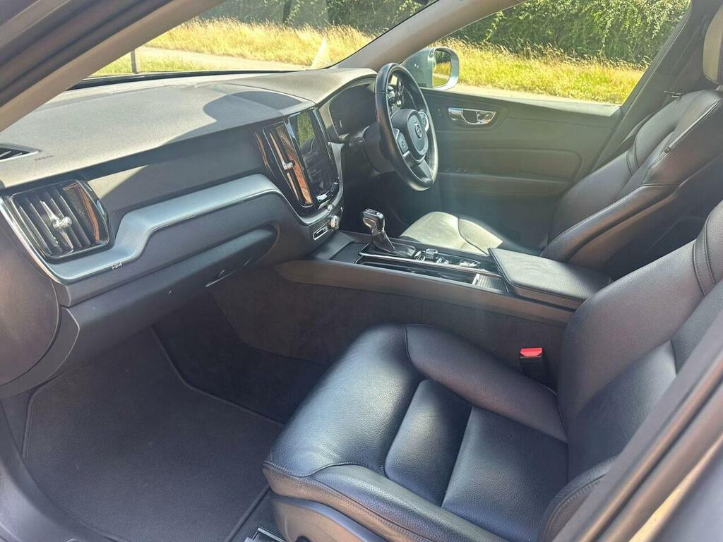 Volvo XC60 D4 190 R Design Nav Awd Geartronic 2017 White #9