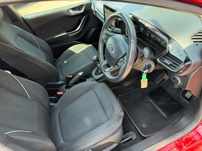 Ford Fiesta Zetec-6 Speed 1 Owner VX68NKE Red #4