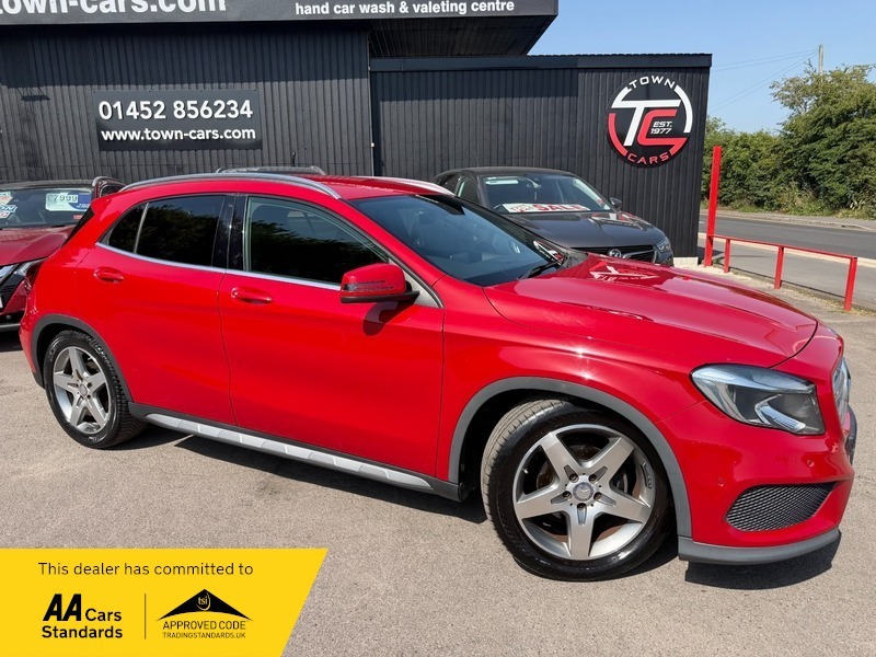 Mercedes-Benz GLA Class Gla200 Cdi Amg Line Red