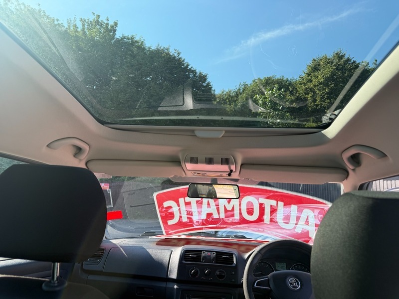 Skoda Roomster 1.6 Tdi Scout Euro 5 Red #9