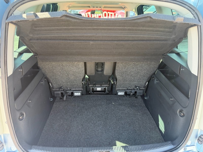 Skoda Roomster 1.6 Tdi Scout Euro 5 Red #18