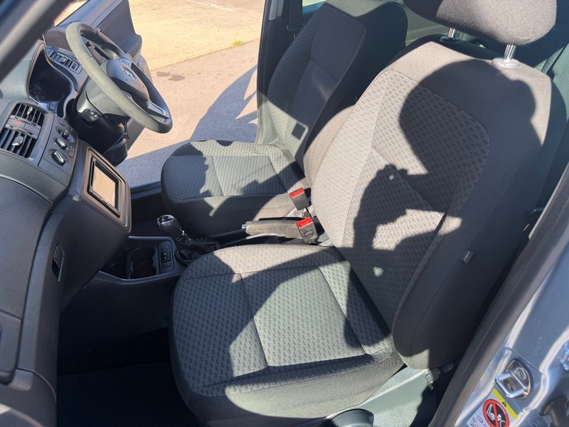 Skoda Roomster 1.6 Tdi Scout Euro 5 Red #10