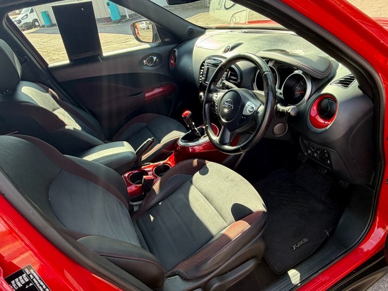 Nissan Juke N-connecta Dig-t- 6 Speed BJ18CYW Red #4