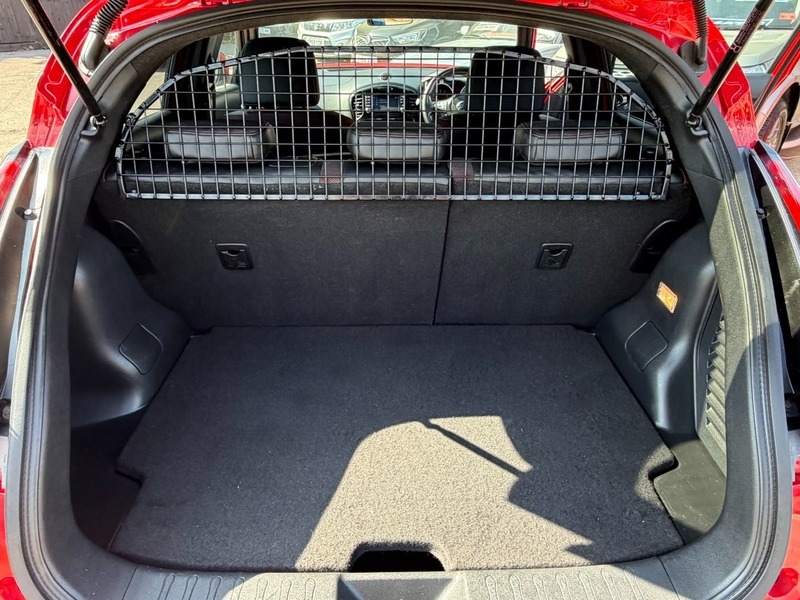 Nissan Juke N-connecta Dig-t- 6 Speed BJ18CYW Red #6