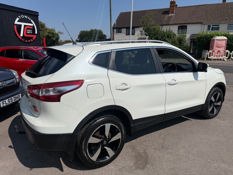 Nissan Qashqai N-connecta Dci-6 Speed Only YL16DZZ White #2